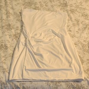 Chic Strapless White Dress